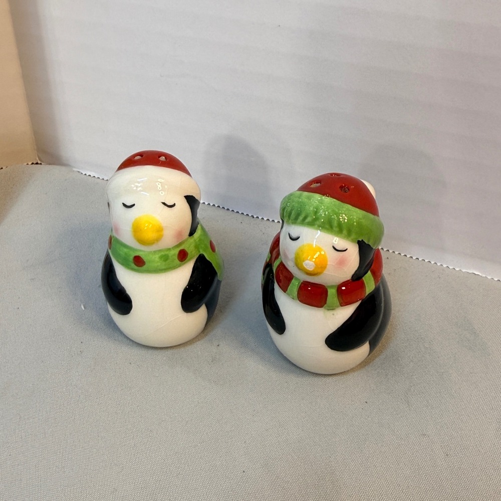 Ceramic Penguin Salt and Pepper Shakers Winter Holiday Christmas Decor Set